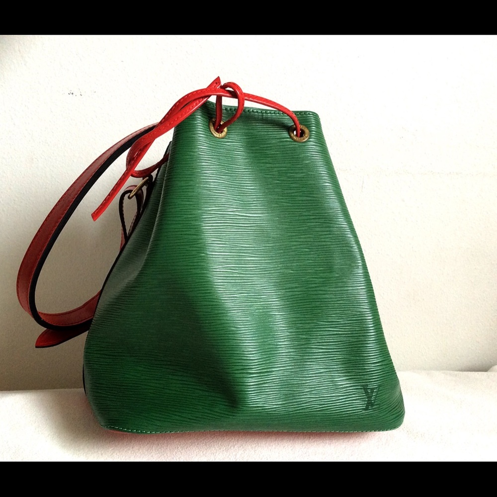 🚫SOLD 🚫Authentic Louis Vuitton Petit Noe