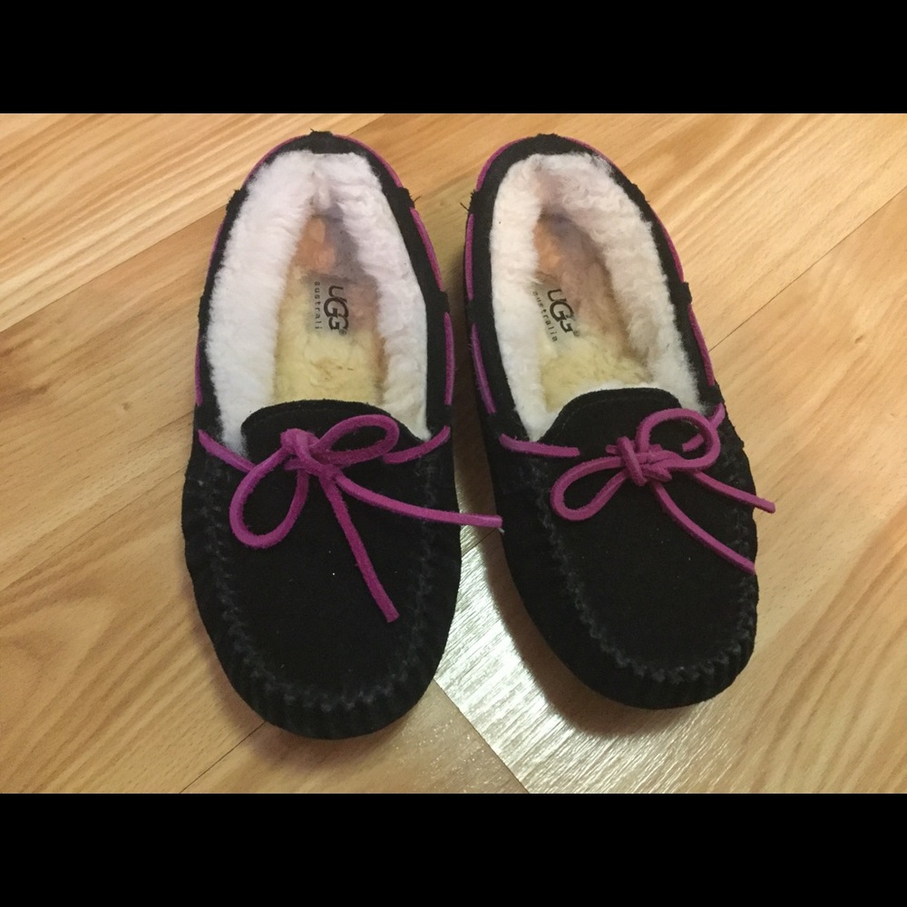Girls size 1 Ugg Dakota moccasins