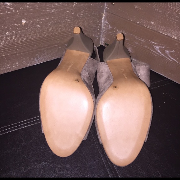 BCBG Designer Women's Shoes - Picture 7 of 7