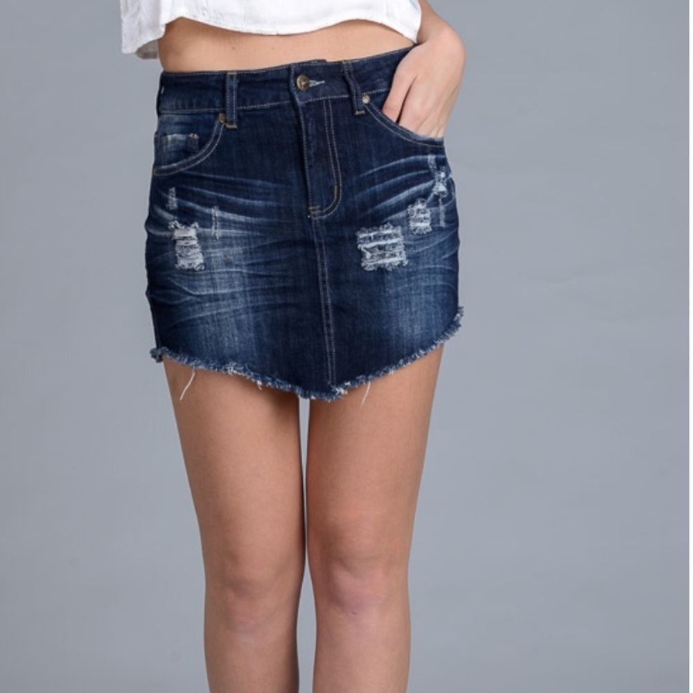 Dark Denim distressed mini skirt - Picture 2 of 4