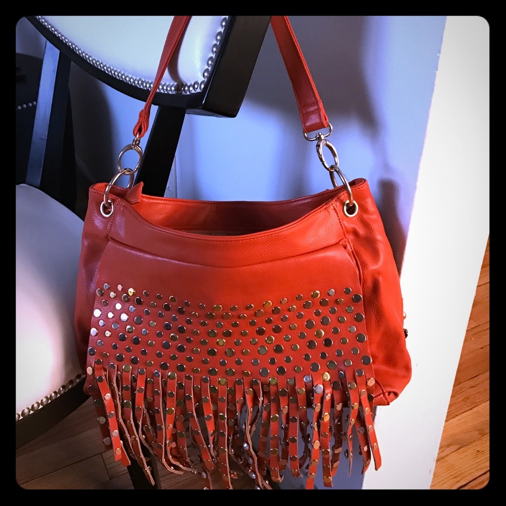 Purse. Never carried. Still new.