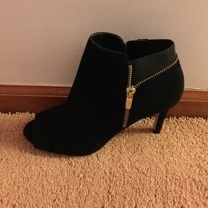 Marc Fisher Serenity