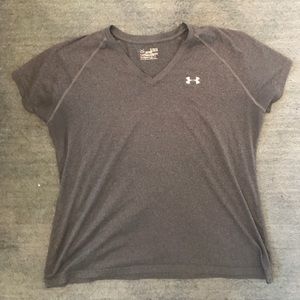 LAST CHANCE :: Under Armor gray workout tee