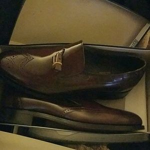 Men's leather dress shoes