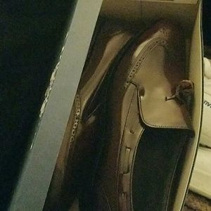 Men's dress shoes