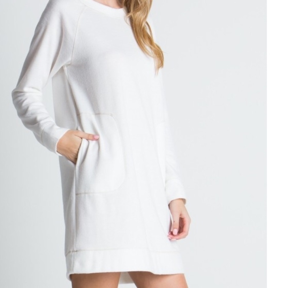 Made 🇺🇸 Beautiful White lightweight fleece dress