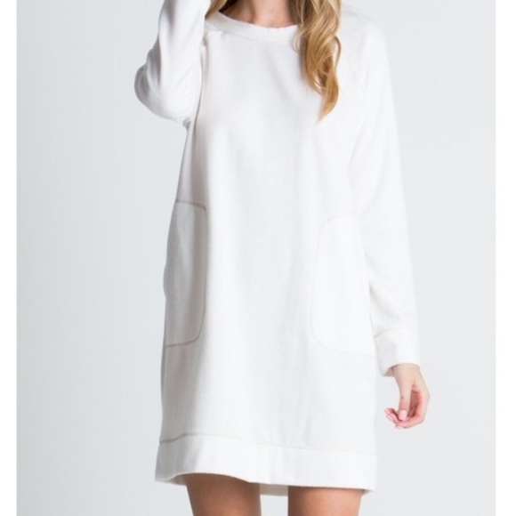 Made 🇺🇸 Beautiful White lightweight fleece dress - Picture 2 of 2