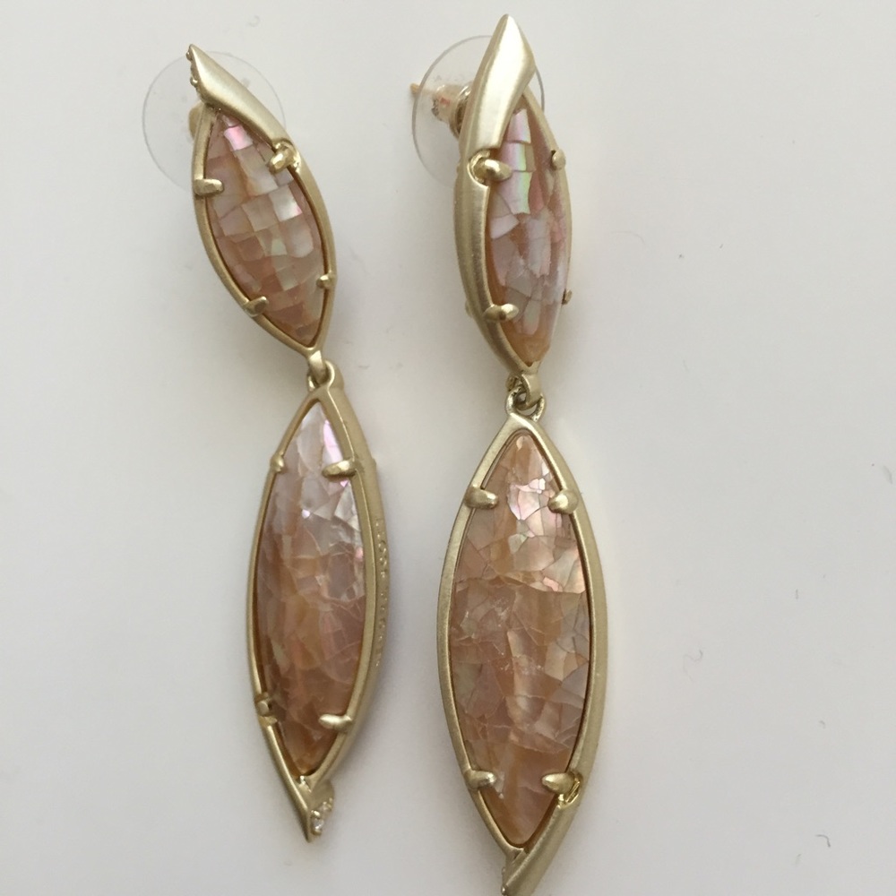 Kendra Scott drop earrings