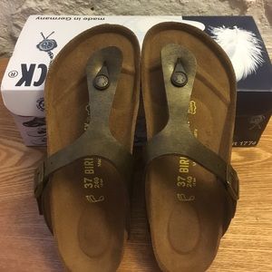 Metallic leather sandals