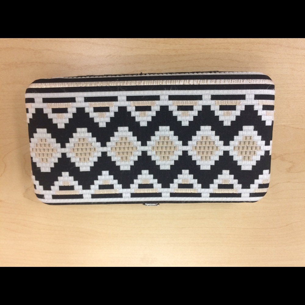 Maurices wallet
