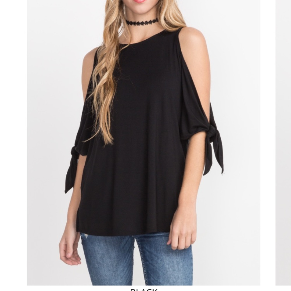 🇺🇸 Beautiful Black cold shoulder / Bamboo Fabric