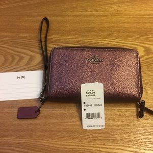 Wristlets/wallet