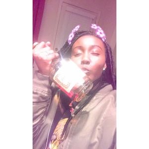 Meet your Posher, Shaakira