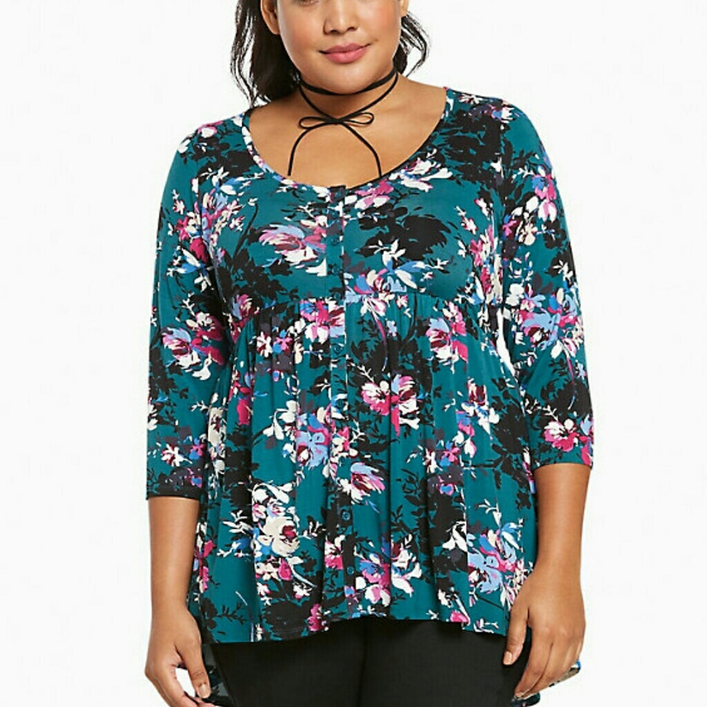 Sz. 2 New Torrid Top