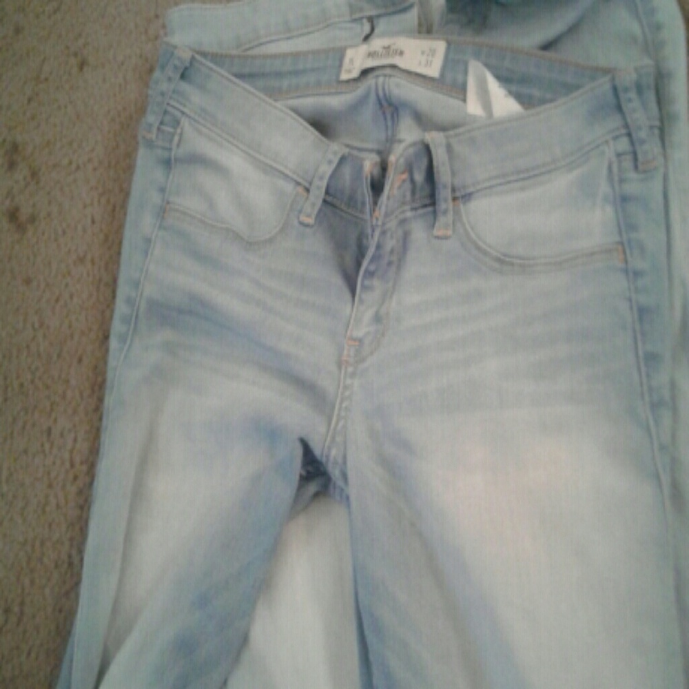 Hollister size 7