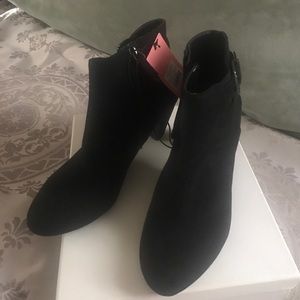Black ankle suede boots