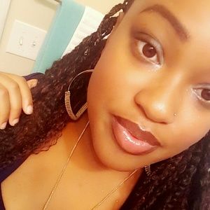 Meet your Posher, Jasmine