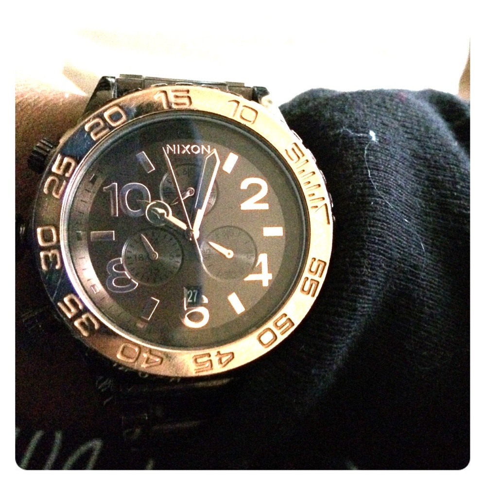 Nixon watch minnimize. The 42-20 chrono