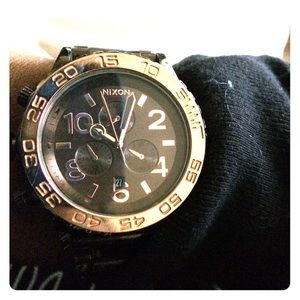 Nixon watch minnimize. The 42-20 chrono