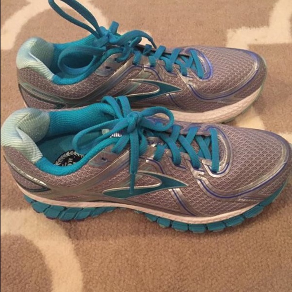 Brooks Adrenaline size 8