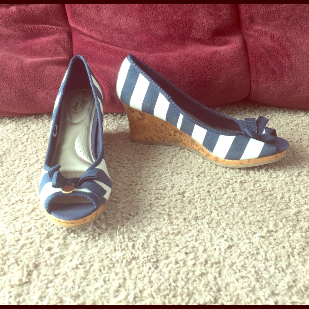 Navy & white wedges