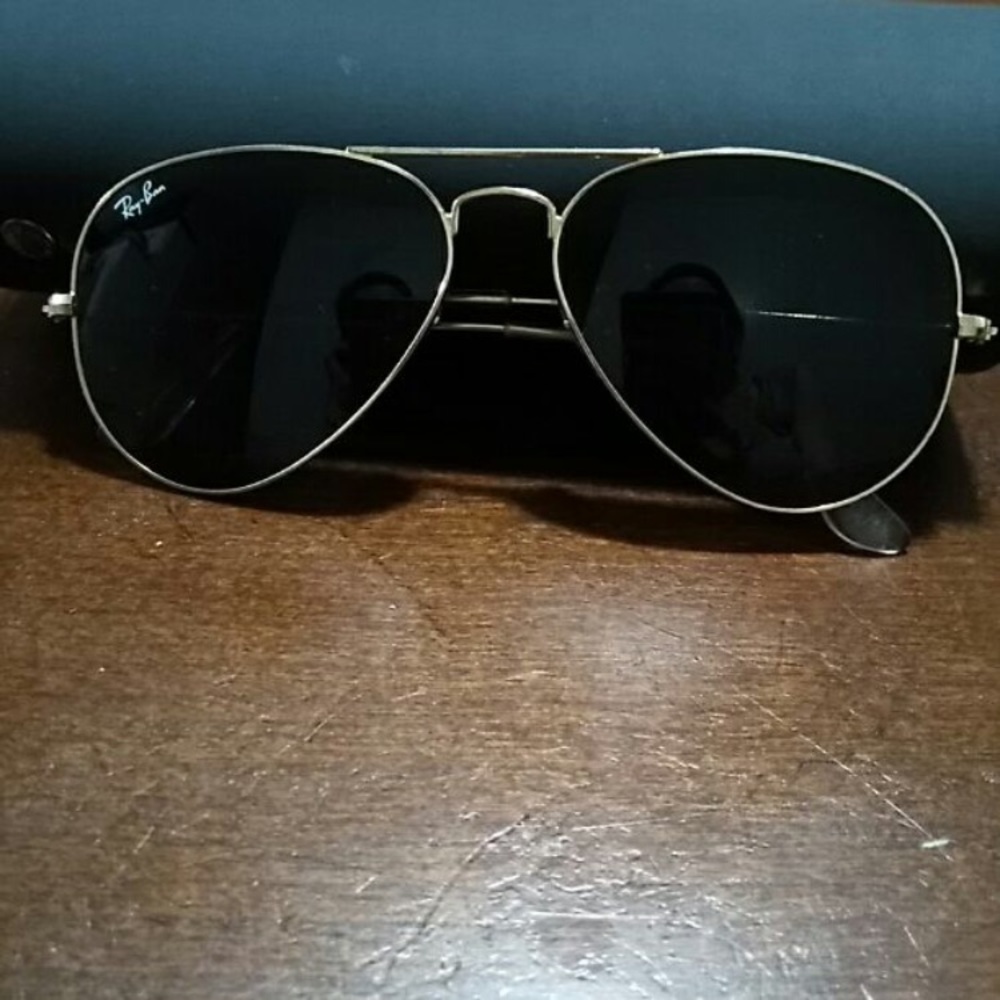 Authentic Ray ban aviator sunglasses