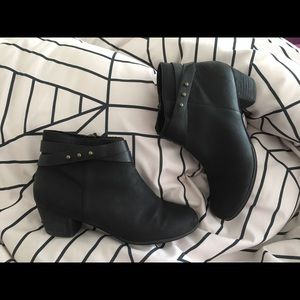 Girls Size 5M Bootied