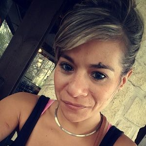 Meet your Posher, Christina