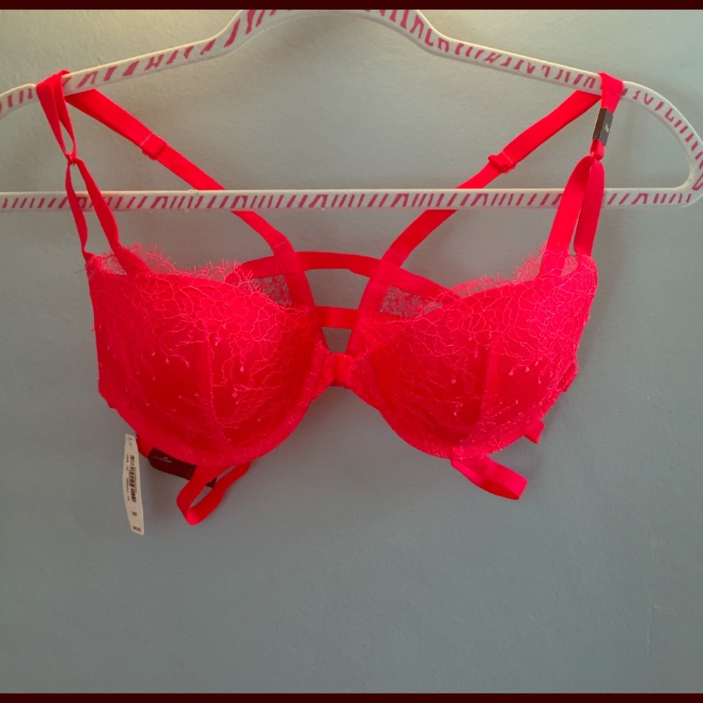 Victoria Secret Very Sexy Cage back push up bra