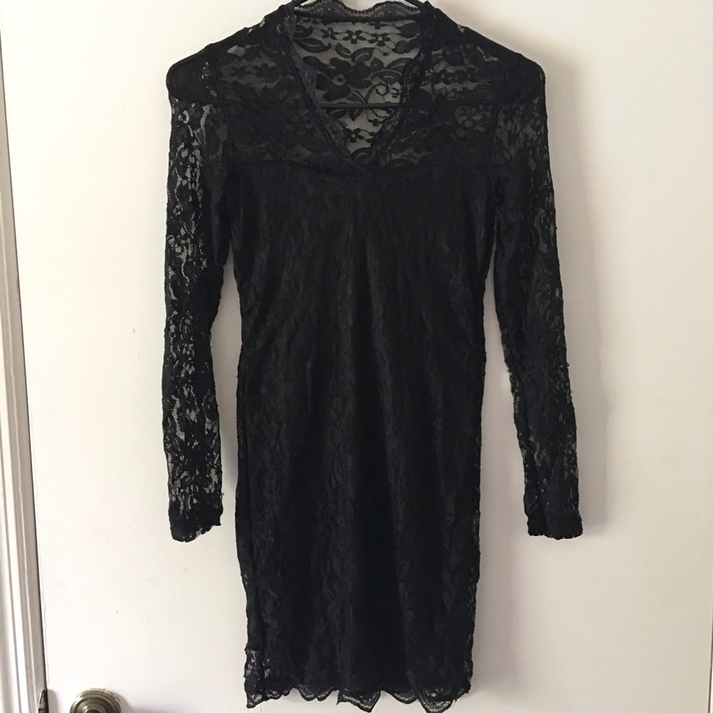 Lace fitted dress
