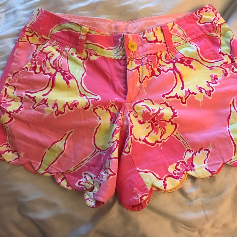 Lilly Pulitzer flower scallop buttercup shorts