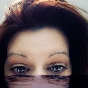 Meet your Posher, Carrie