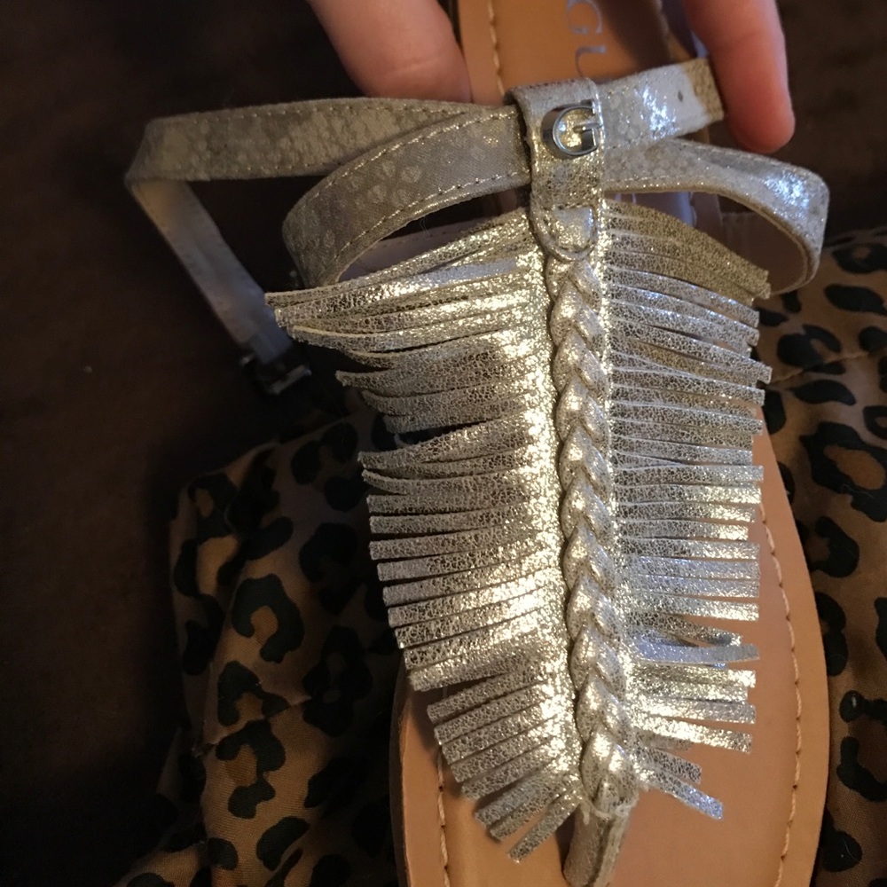 Guess feather sandals