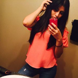 Meet your Posher, Tania