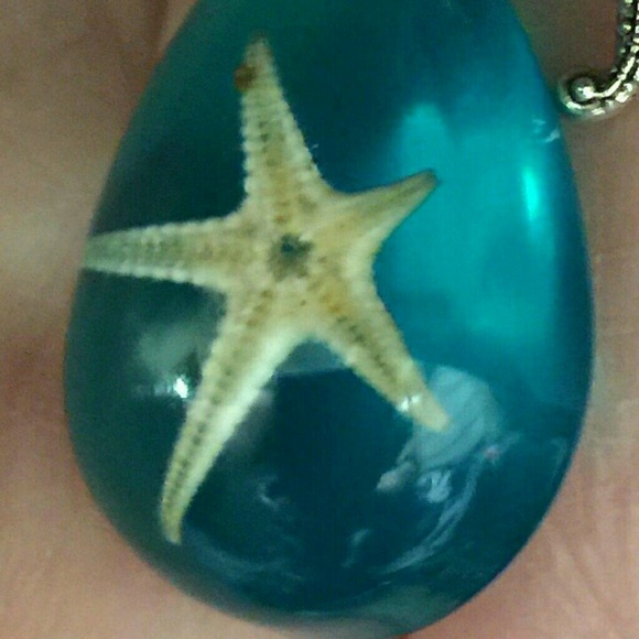 🌟 HANDCRAFTED REAL STARFISH BLUE RESIN TIBETAN SILVER NECKLACE CHARM 18" CHAIN - Picture 3 of 3