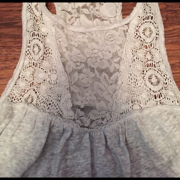 Hi low lace keyhole back tank top Hollister - Picture 2 of 3