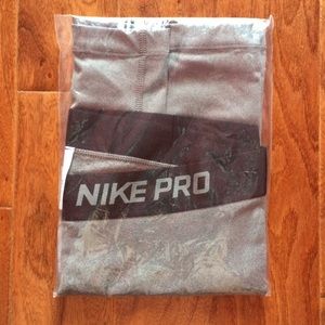 Nike Womens 5" Pro Core Compression Shorts