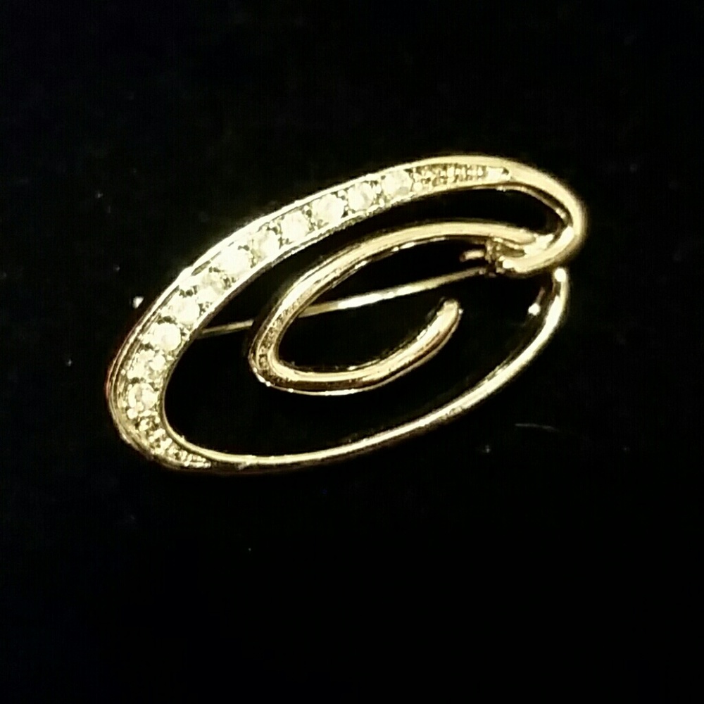 NWOT letter "O" brooch pin