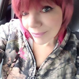 Meet your Posher, Laura m.