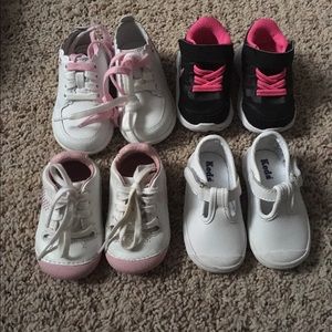 4 pairs of baby shoes