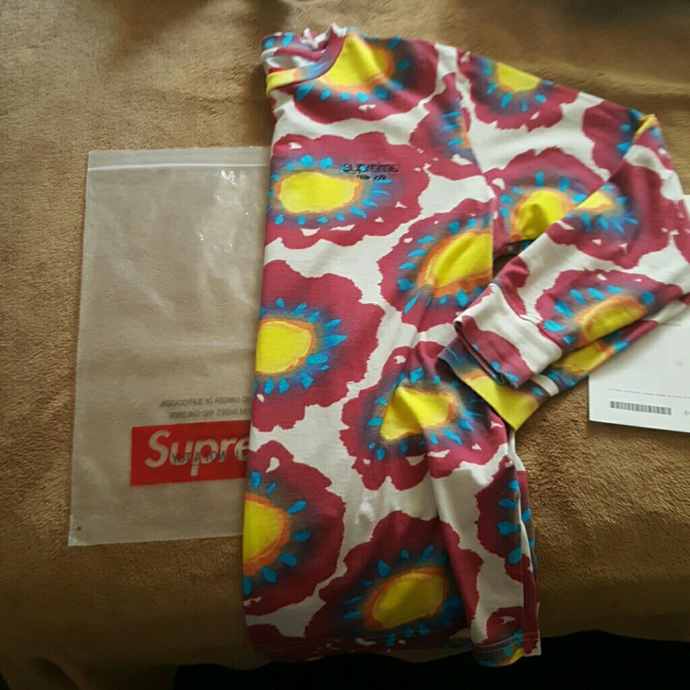 Supreme long sleeve t