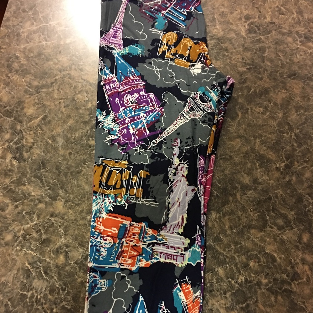 BNWT OS LuLaRoe Monument Leggings