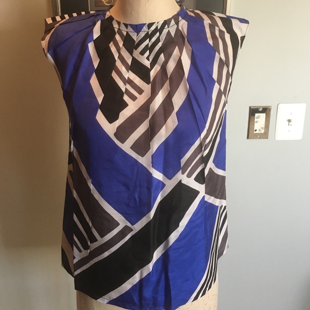 Beautiful Club Monaco pleated silk top