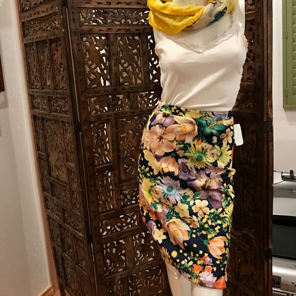 NWT Floral midi pencil skirt.
