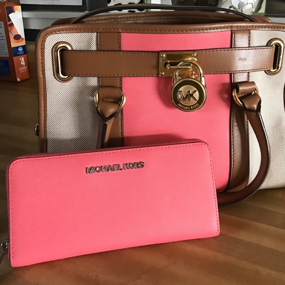 Authentic Michael Kors purse and wallet - Picture 2 of 5