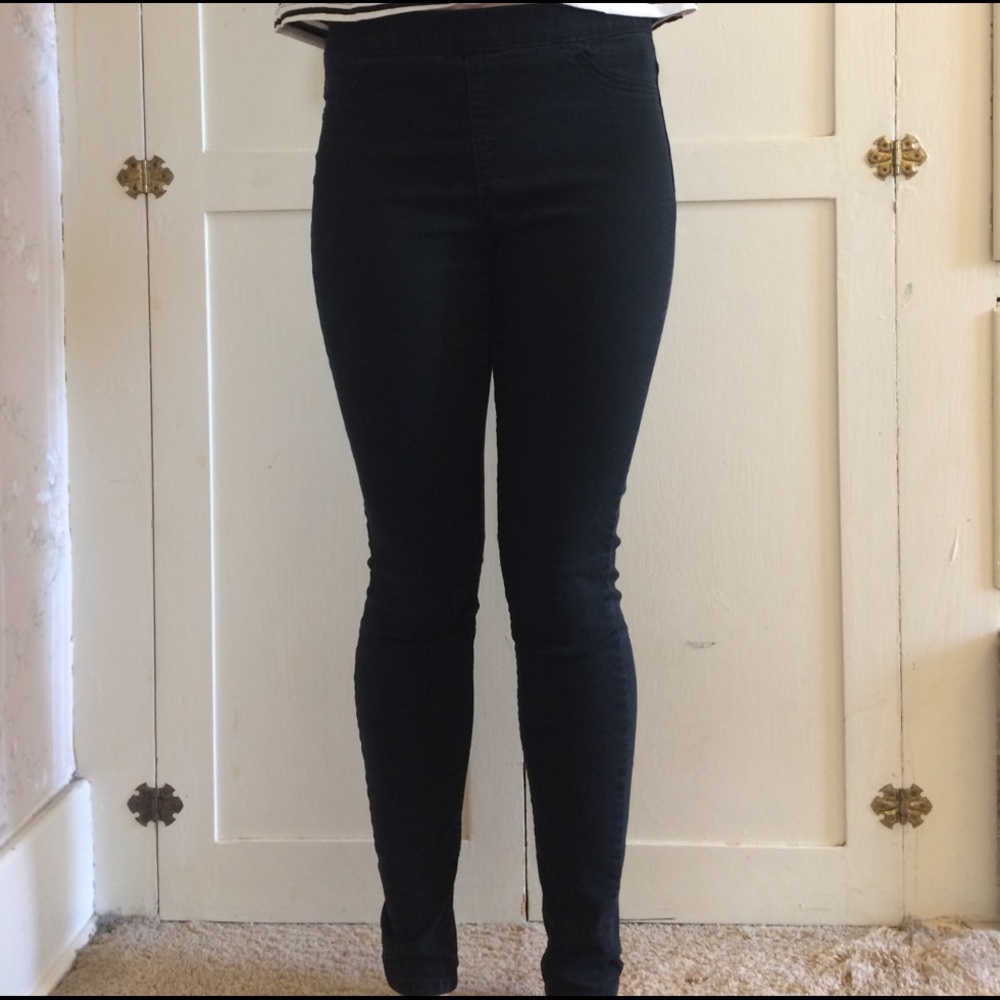 Super skinny high-waisted black pants