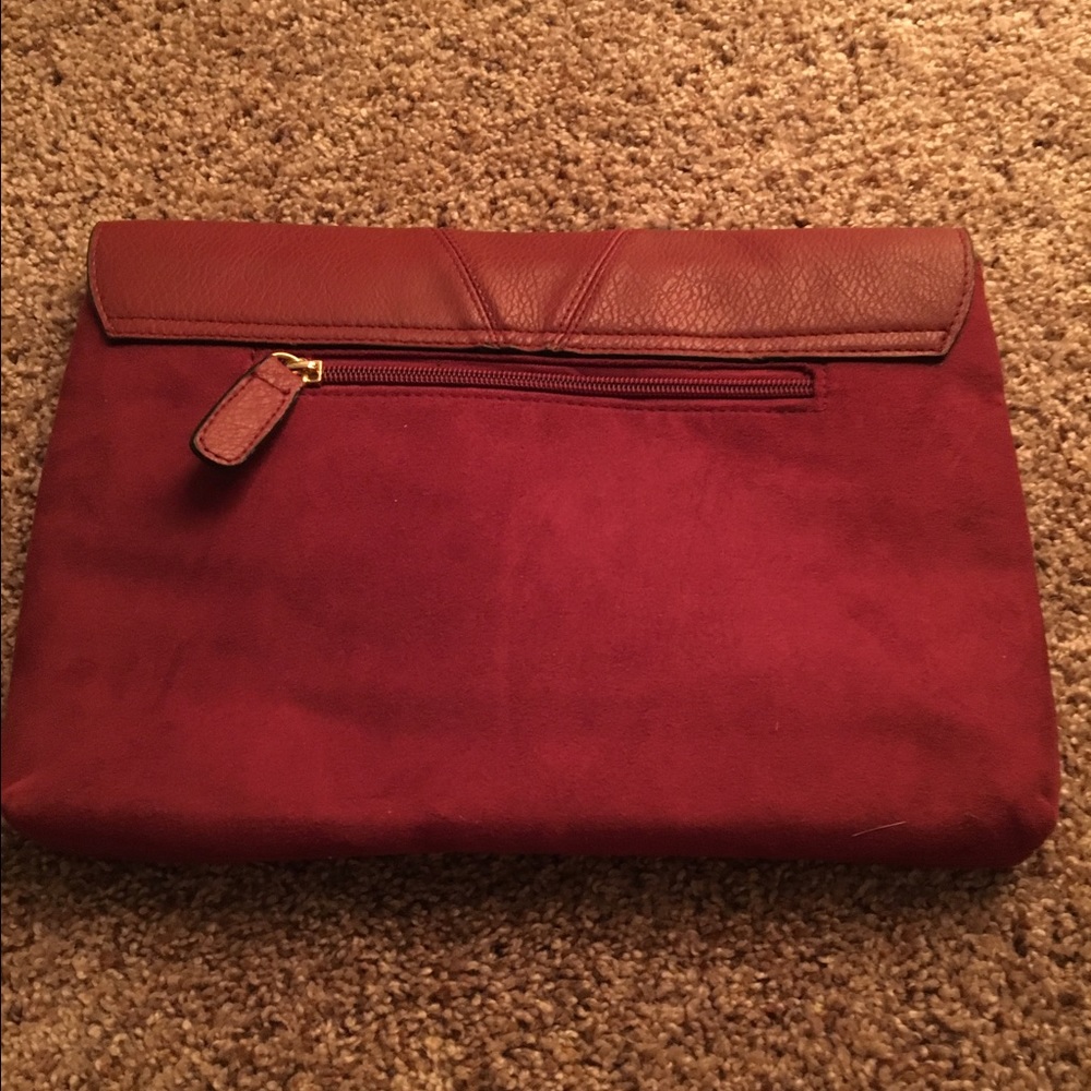 NWOT trendy burgundy Handbag - Picture 2 of 8