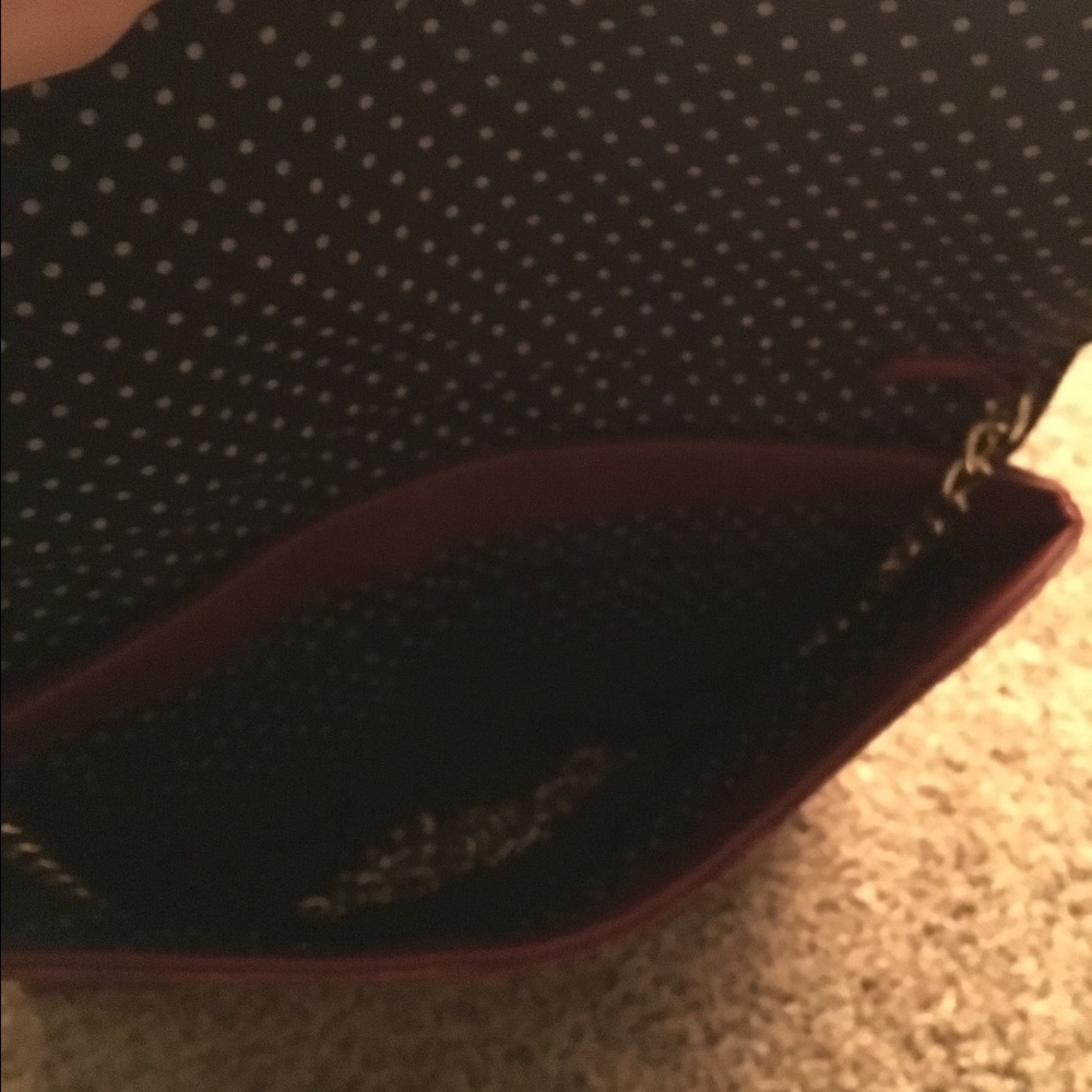 NWOT trendy burgundy Handbag - Picture 7 of 8