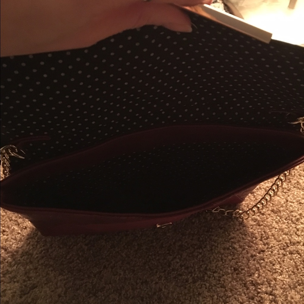 NWOT trendy burgundy Handbag - Picture 8 of 8