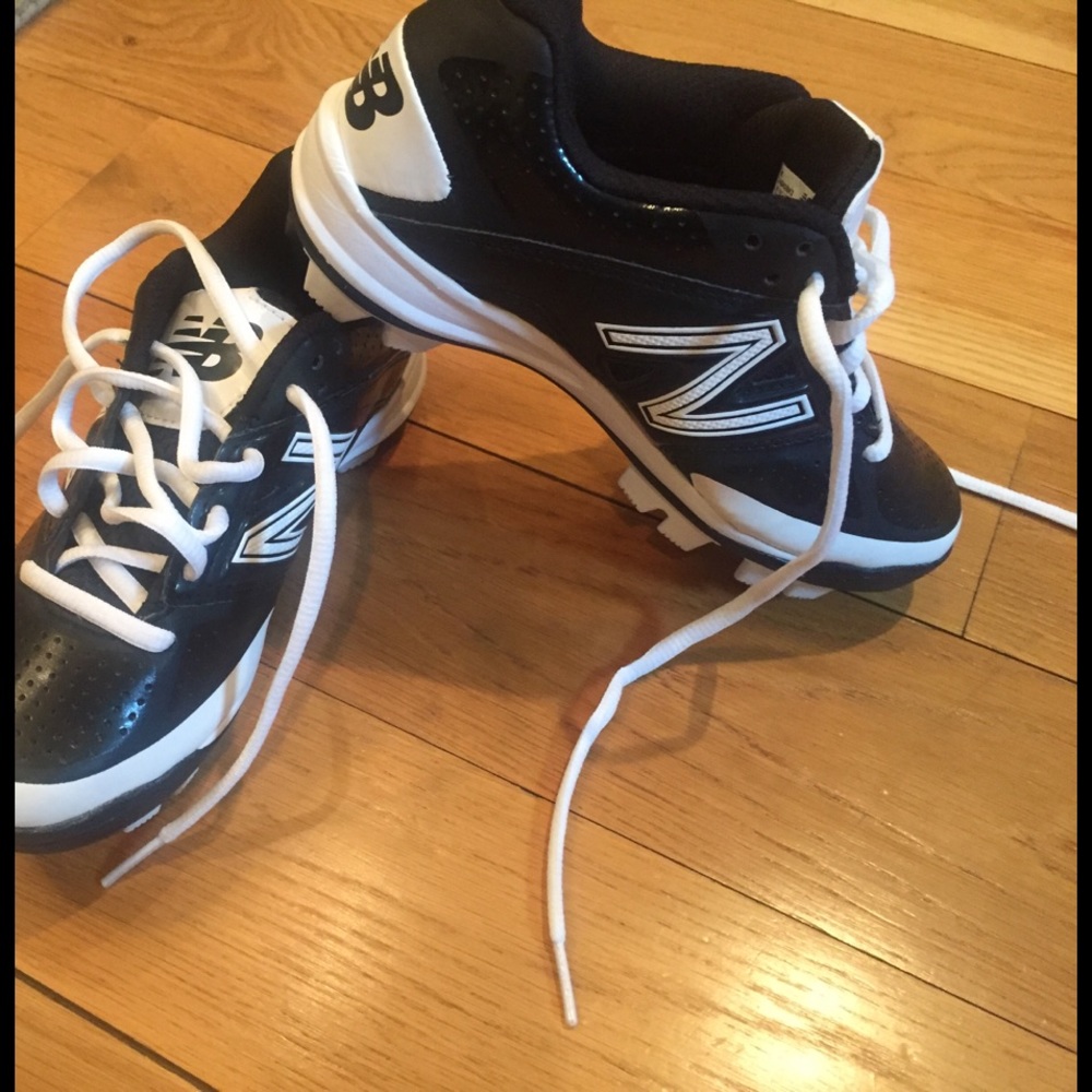 New Balance baseball cleats